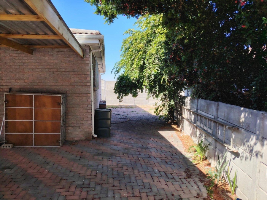 To Let 2 Bedroom Property for Rent in Kuils River Western Cape